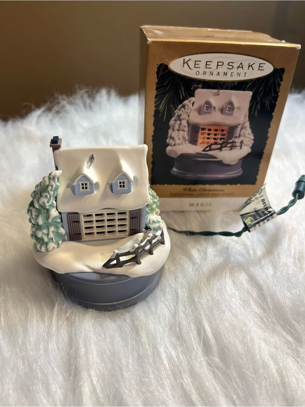 Hallmark 1994 Light and Sound White Christmas Ornament